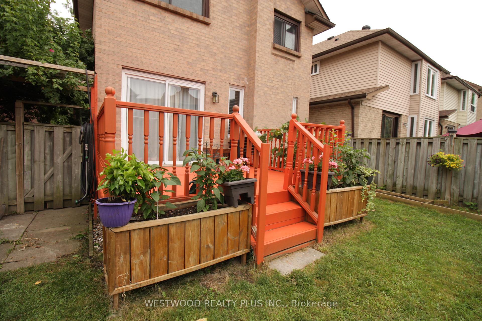 Photo 6 of 15 Esther Crescent, Vaughan, Crestwood-Springfarm-Yorkhill — HOMEH