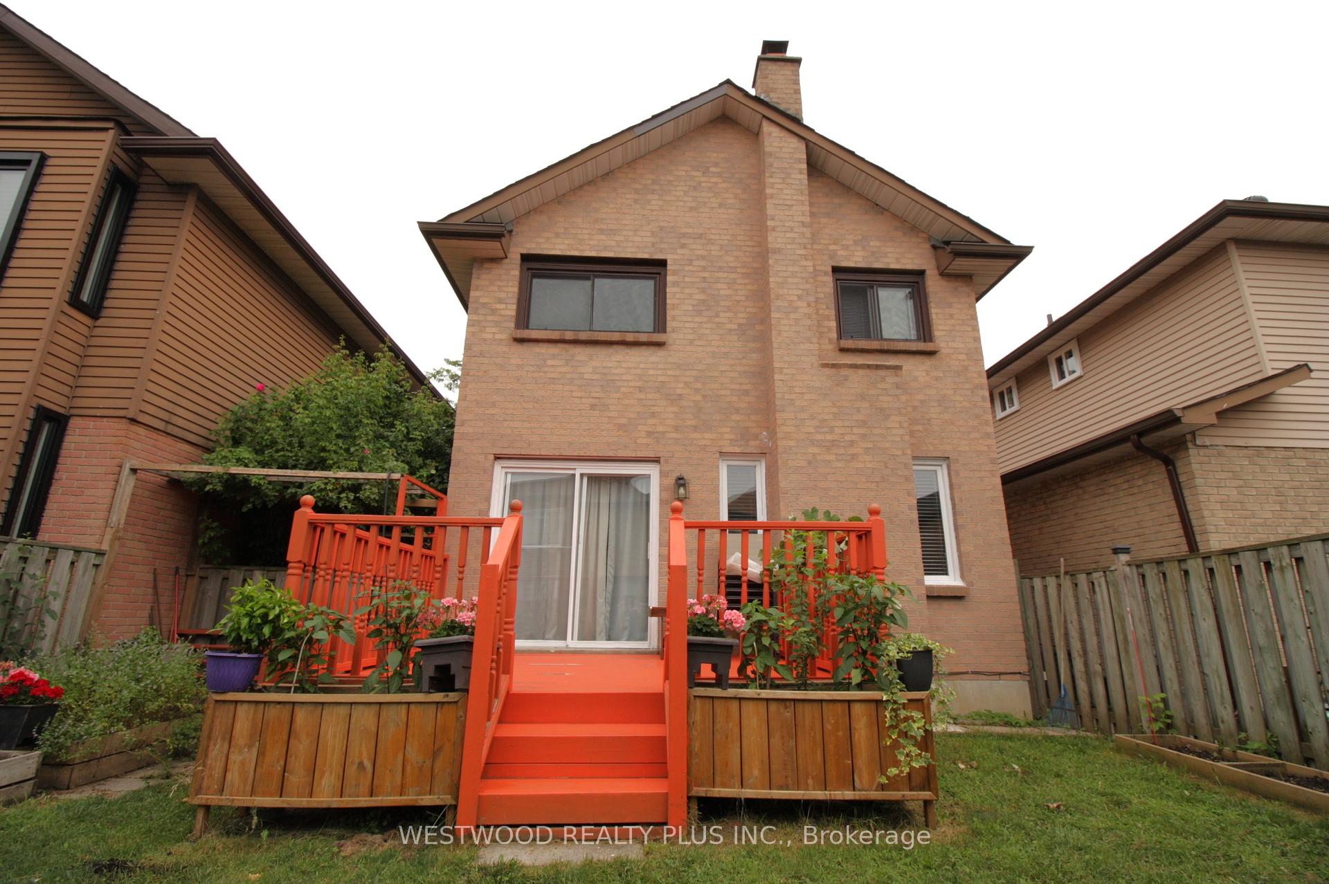 Photo 18 of 15 Esther Crescent, Vaughan, Crestwood-Springfarm-Yorkhill — HOMEH