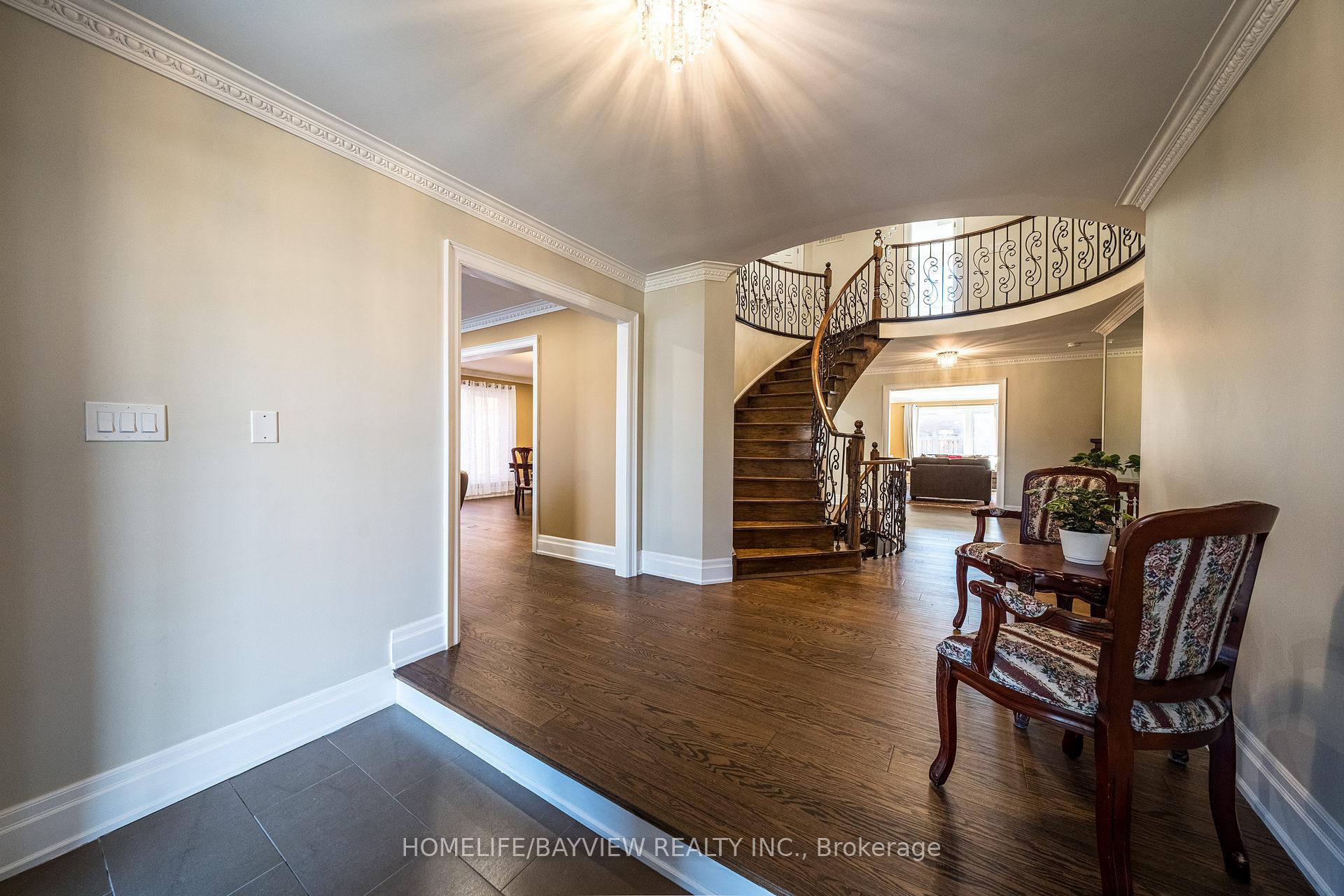 Photo 3 of 583 Velmar Drive, Vaughan, East Woodbridge — HOMEH