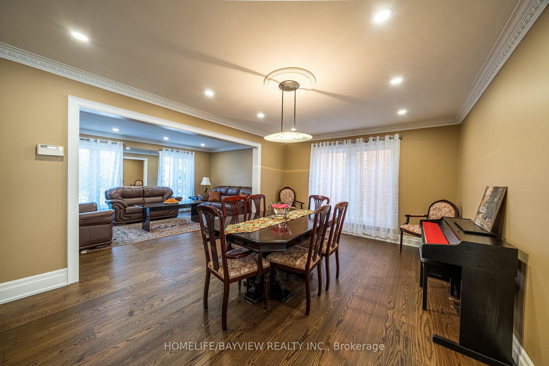 Photo 7 of 583 Velmar Drive, Vaughan, East Woodbridge — HOMEH