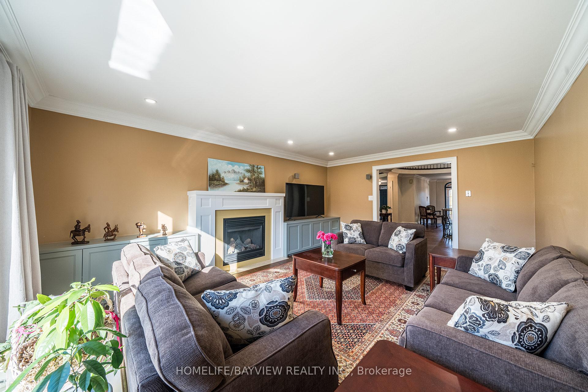 Photo 16 of 583 Velmar Drive, Vaughan, East Woodbridge — HOMEH