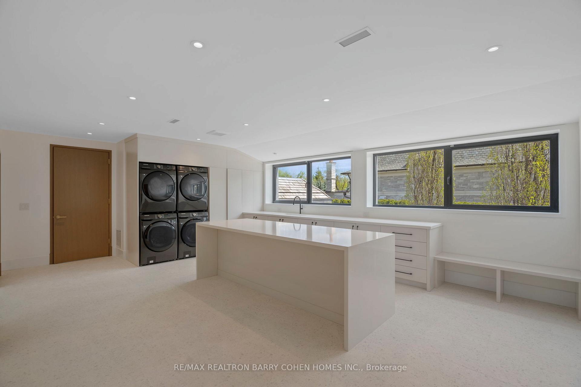 Photo 23 of 186 Pine Valley Crescent, Vaughan, East Woodbridge — HOMEH