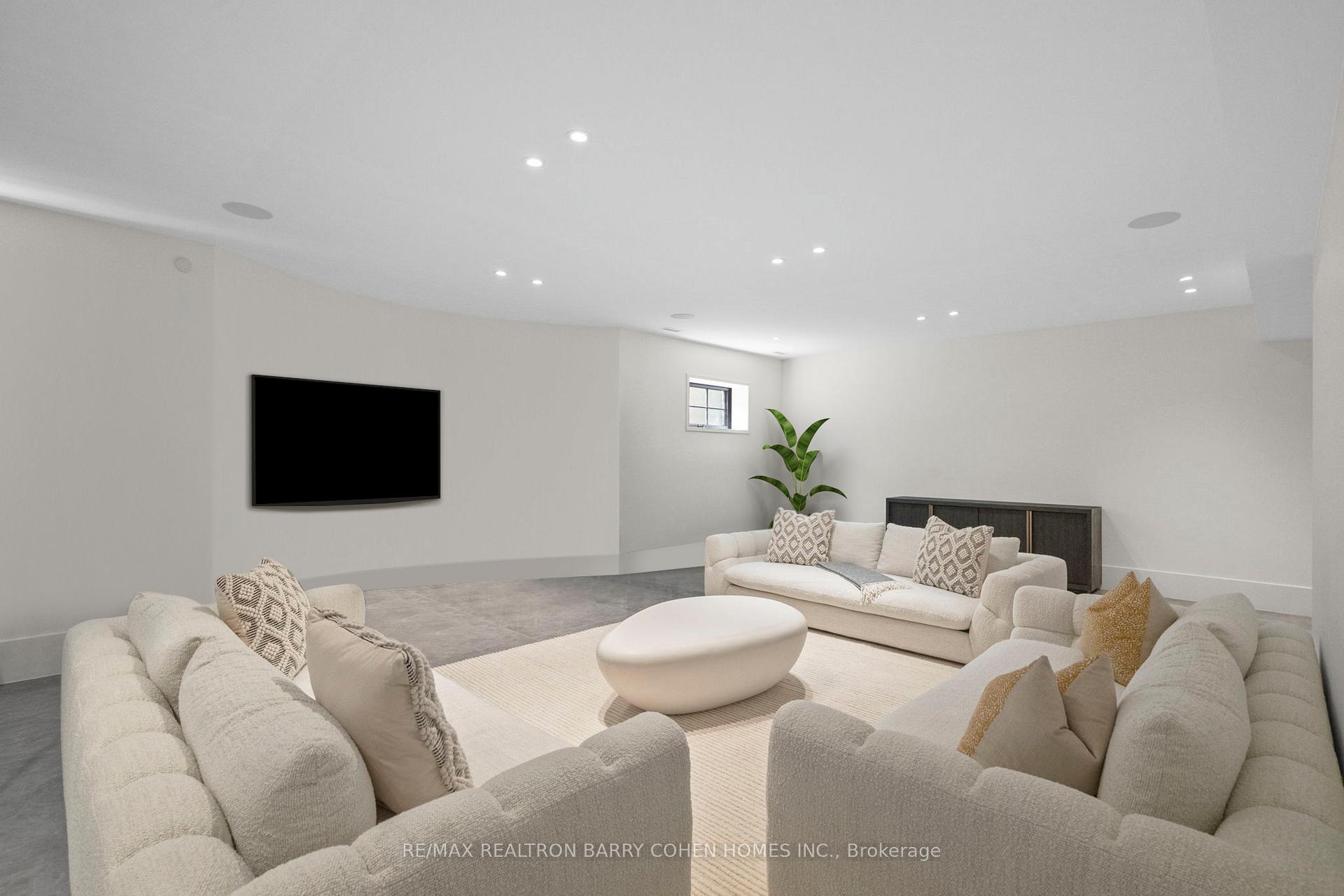 Photo 25 of 186 Pine Valley Crescent, Vaughan, East Woodbridge — HOMEH