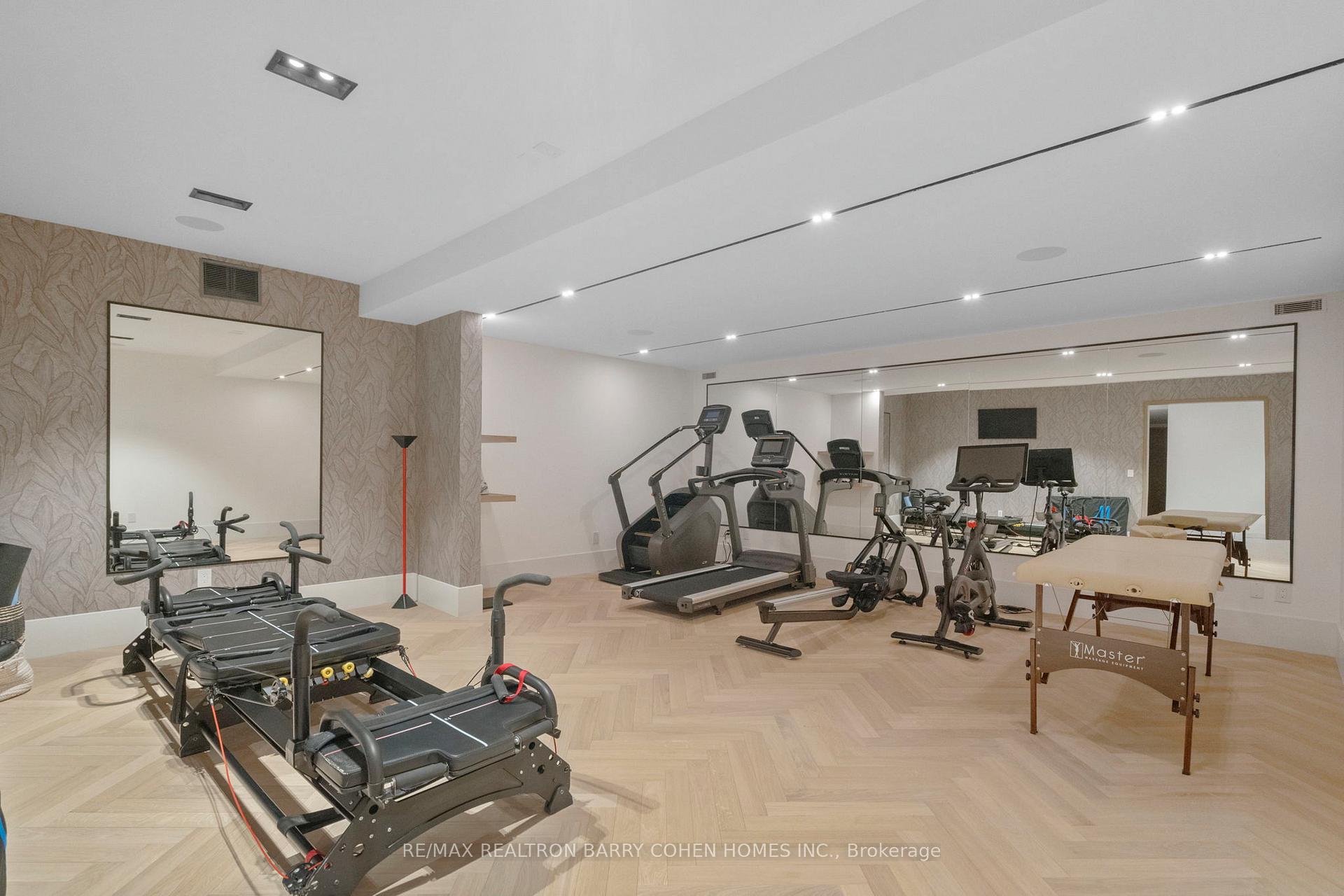 Photo 27 of 186 Pine Valley Crescent, Vaughan, East Woodbridge — HOMEH