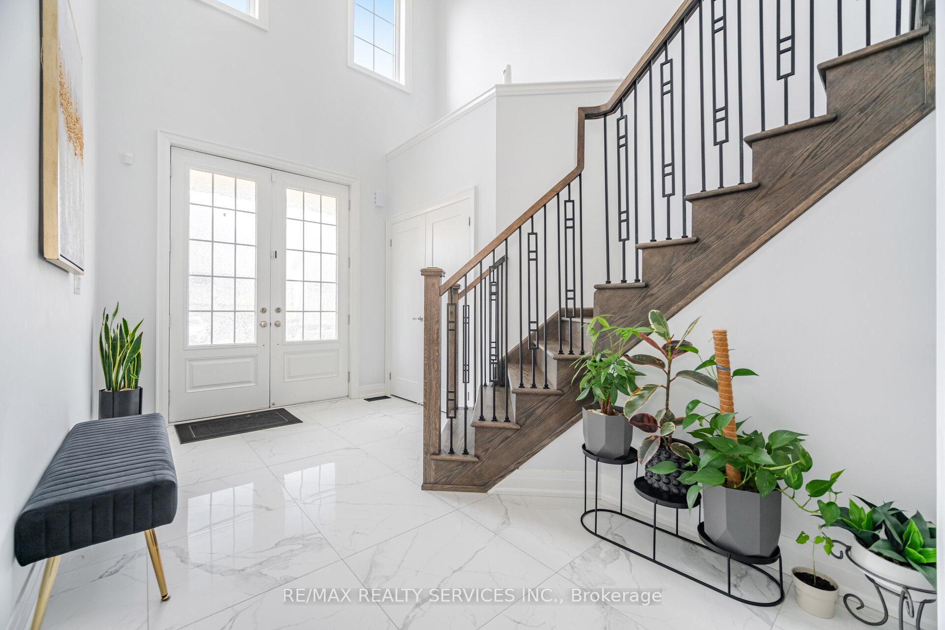 Photo 5 of 49 Puffin Crescent, Brampton, Sandringham-Wellington North — HOMEH