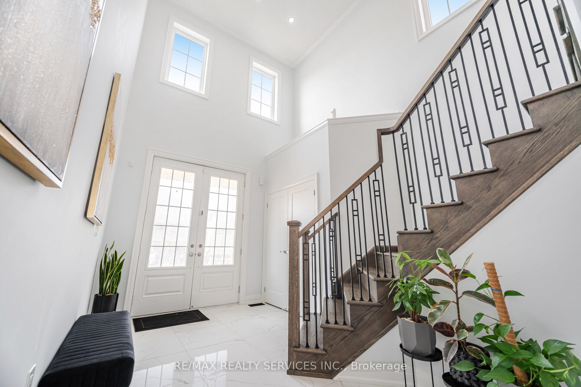 Photo 6 of 49 Puffin Crescent, Brampton, Sandringham-Wellington North — HOMEH