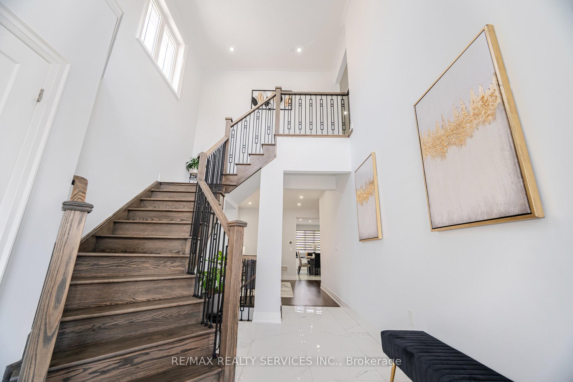 Photo 8 of 49 Puffin Crescent, Brampton, Sandringham-Wellington North — HOMEH