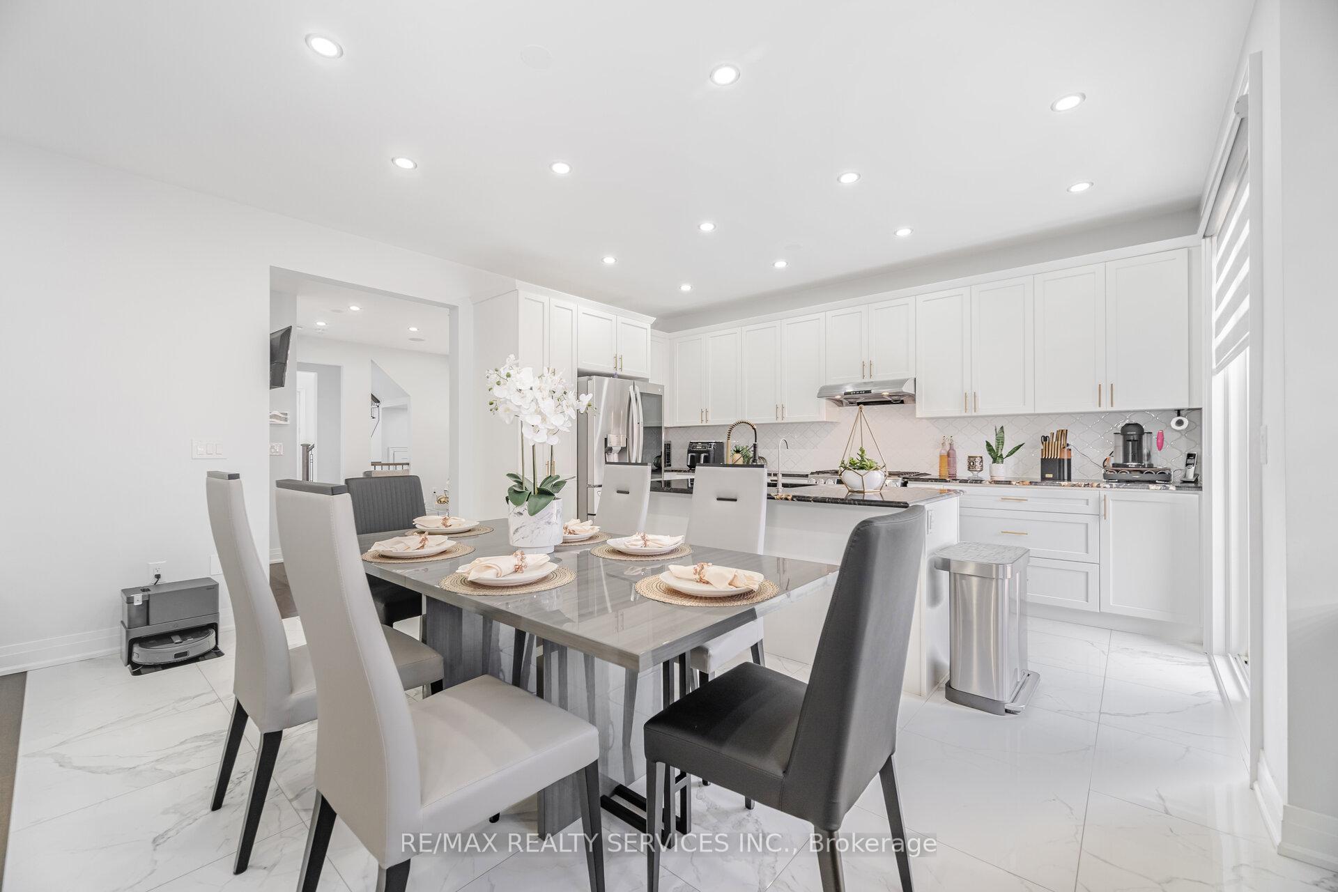 Photo 12 of 49 Puffin Crescent, Brampton, Sandringham-Wellington North — HOMEH