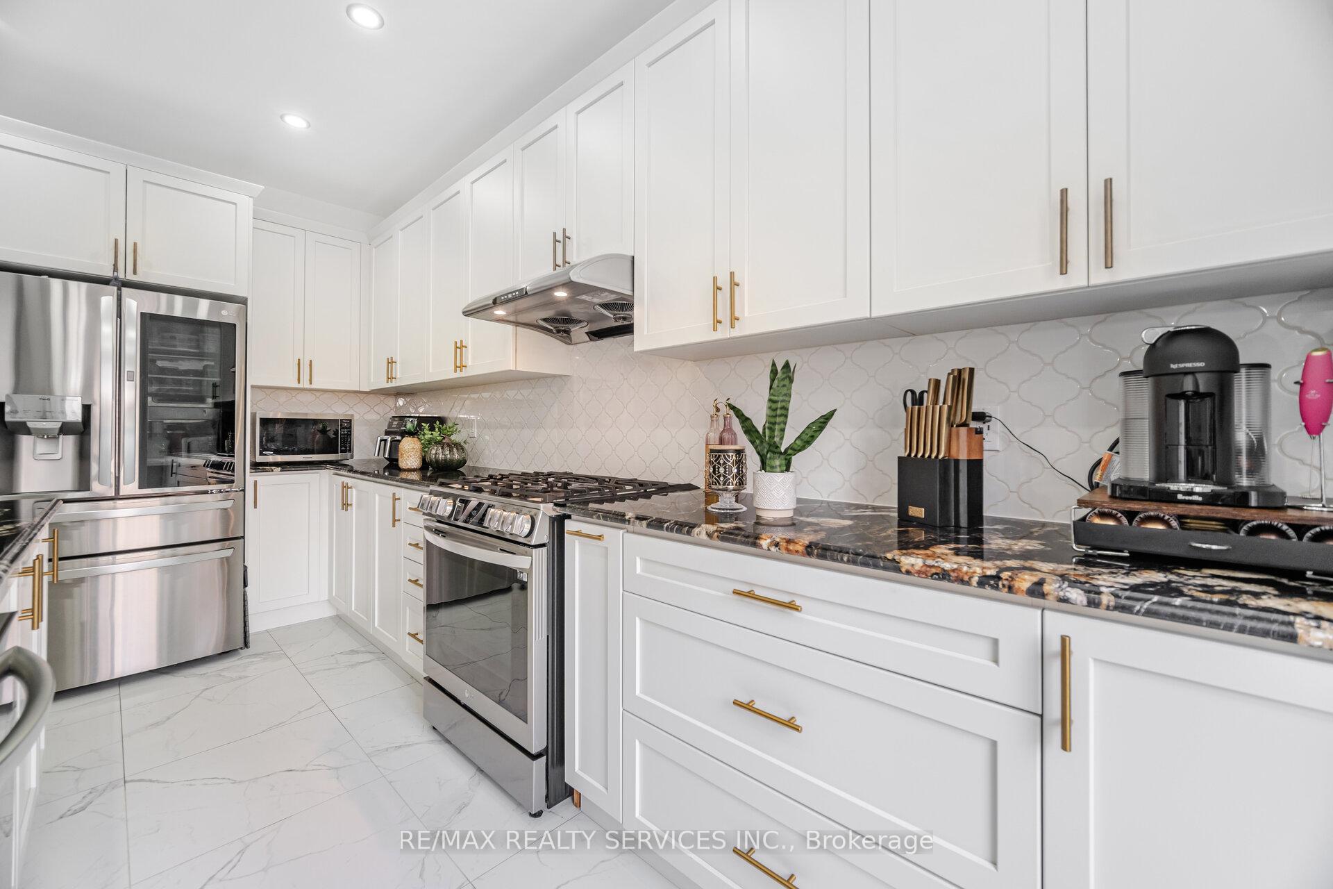 Photo 18 of 49 Puffin Crescent, Brampton, Sandringham-Wellington North — HOMEH