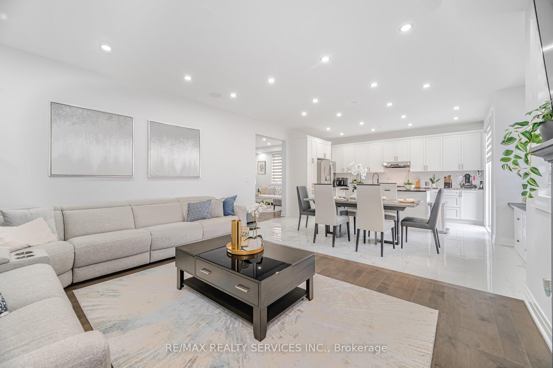 Photo 21 of 49 Puffin Crescent, Brampton, Sandringham-Wellington North — HOMEH