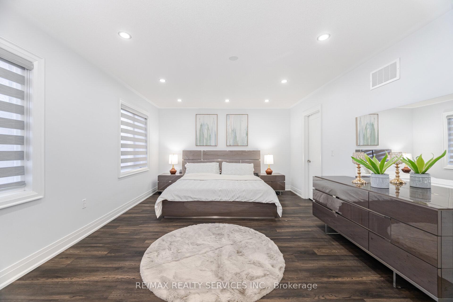 Photo 29 of 49 Puffin Crescent, Brampton, Sandringham-Wellington North — HOMEH