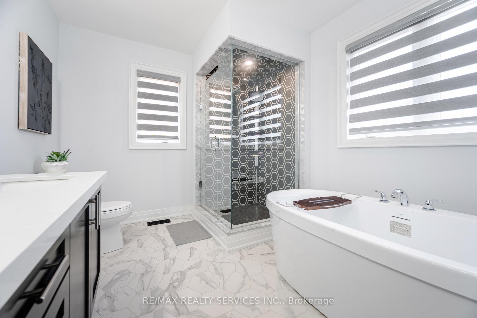 Photo 32 of 49 Puffin Crescent, Brampton, Sandringham-Wellington North — HOMEH