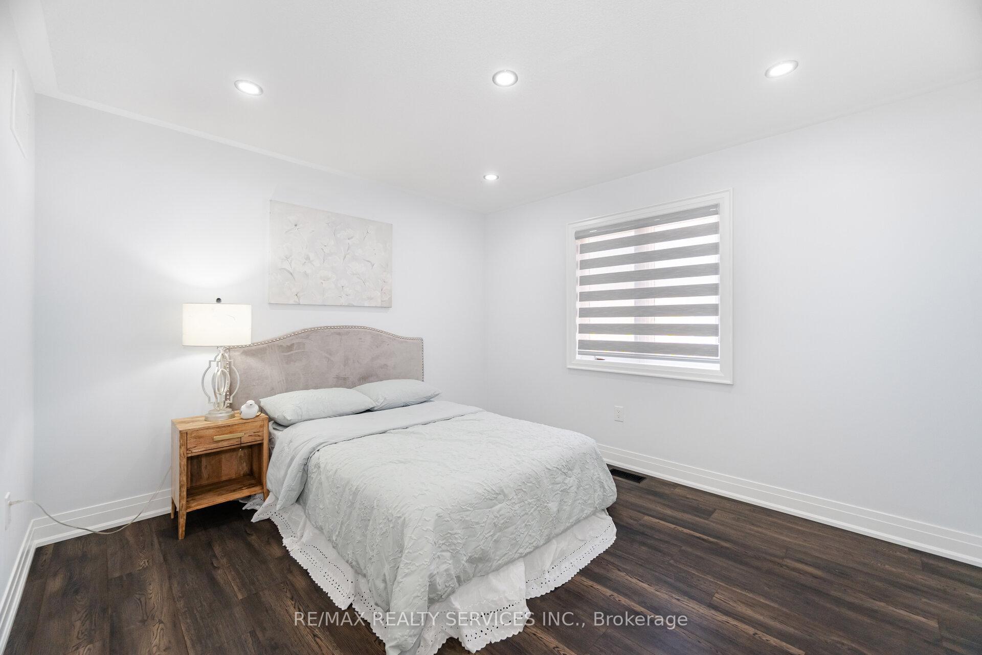 Photo 34 of 49 Puffin Crescent, Brampton, Sandringham-Wellington North — HOMEH