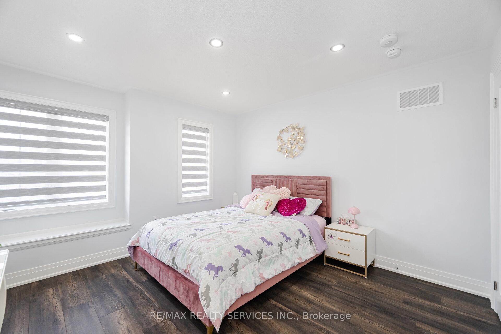 Photo 38 of 49 Puffin Crescent, Brampton, Sandringham-Wellington North — HOMEH