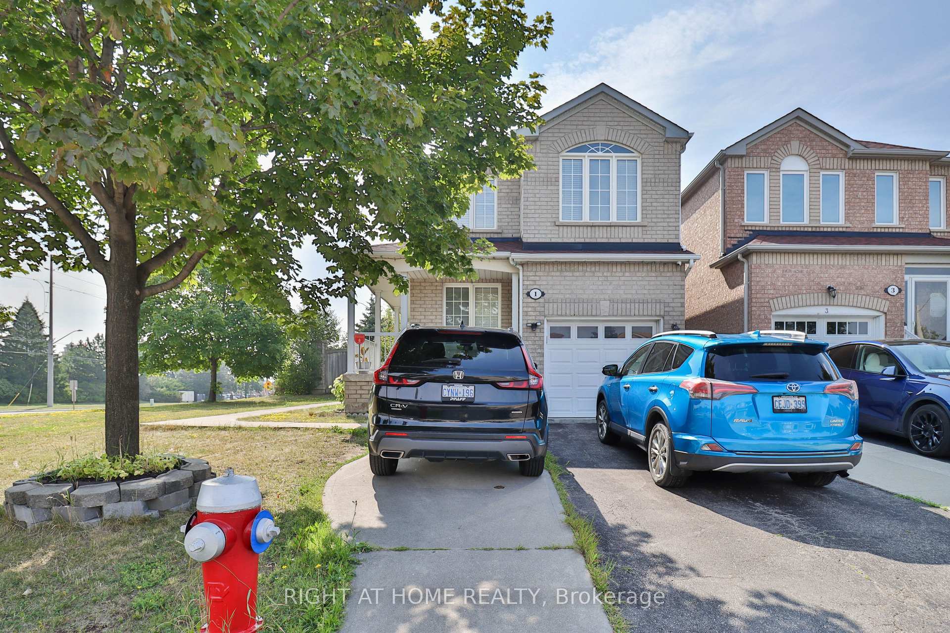 Photo 4 of 1 Eastview Gate, Brampton, Bram East — HOMEH