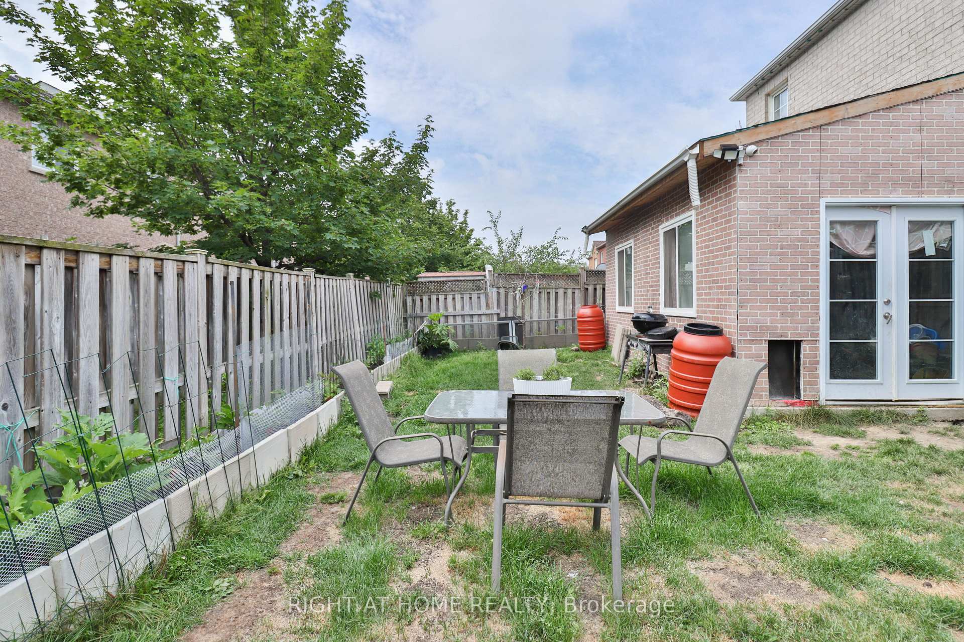 Photo 8 of 1 Eastview Gate, Brampton, Bram East — HOMEH