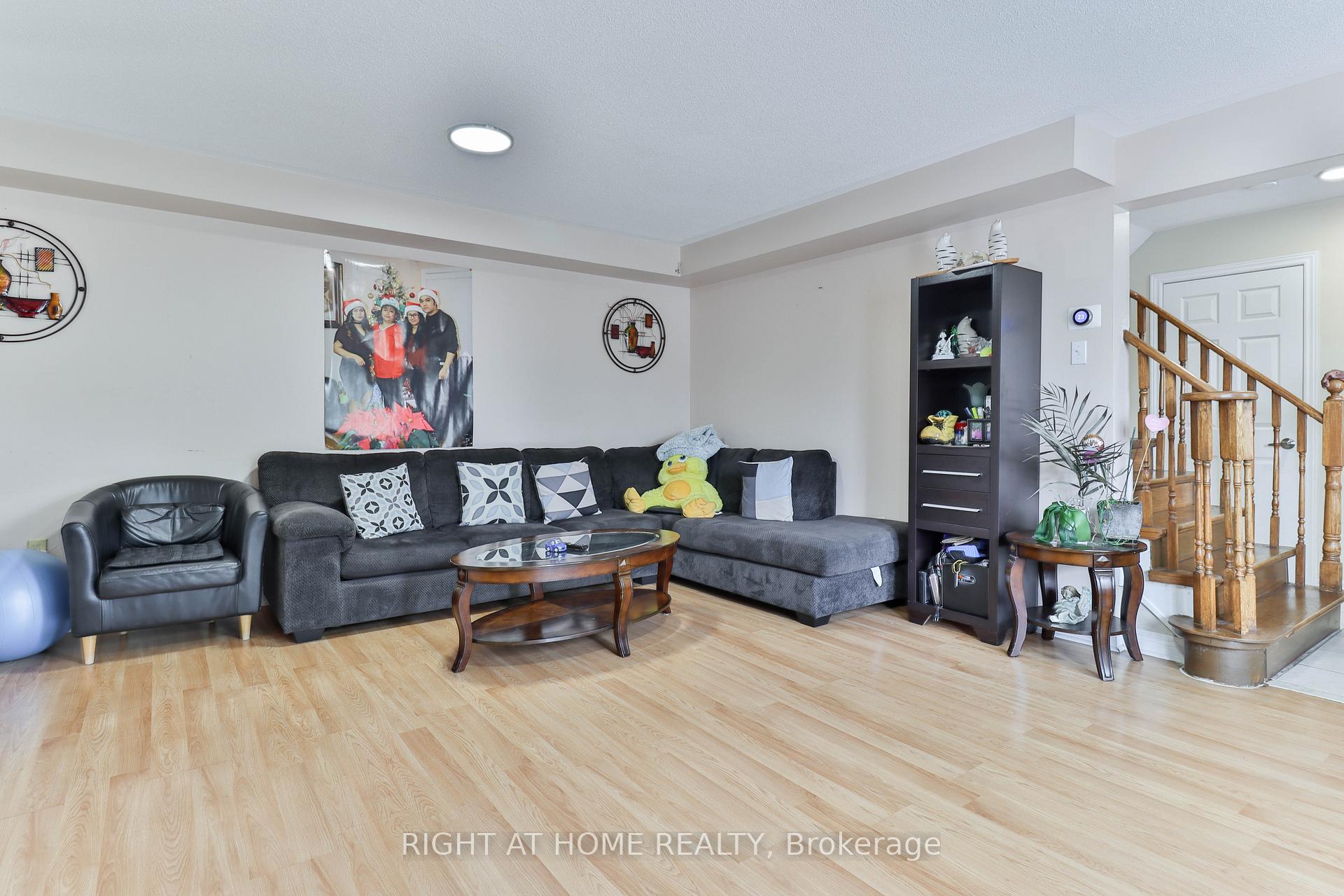 Photo 12 of 1 Eastview Gate, Brampton, Bram East — HOMEH