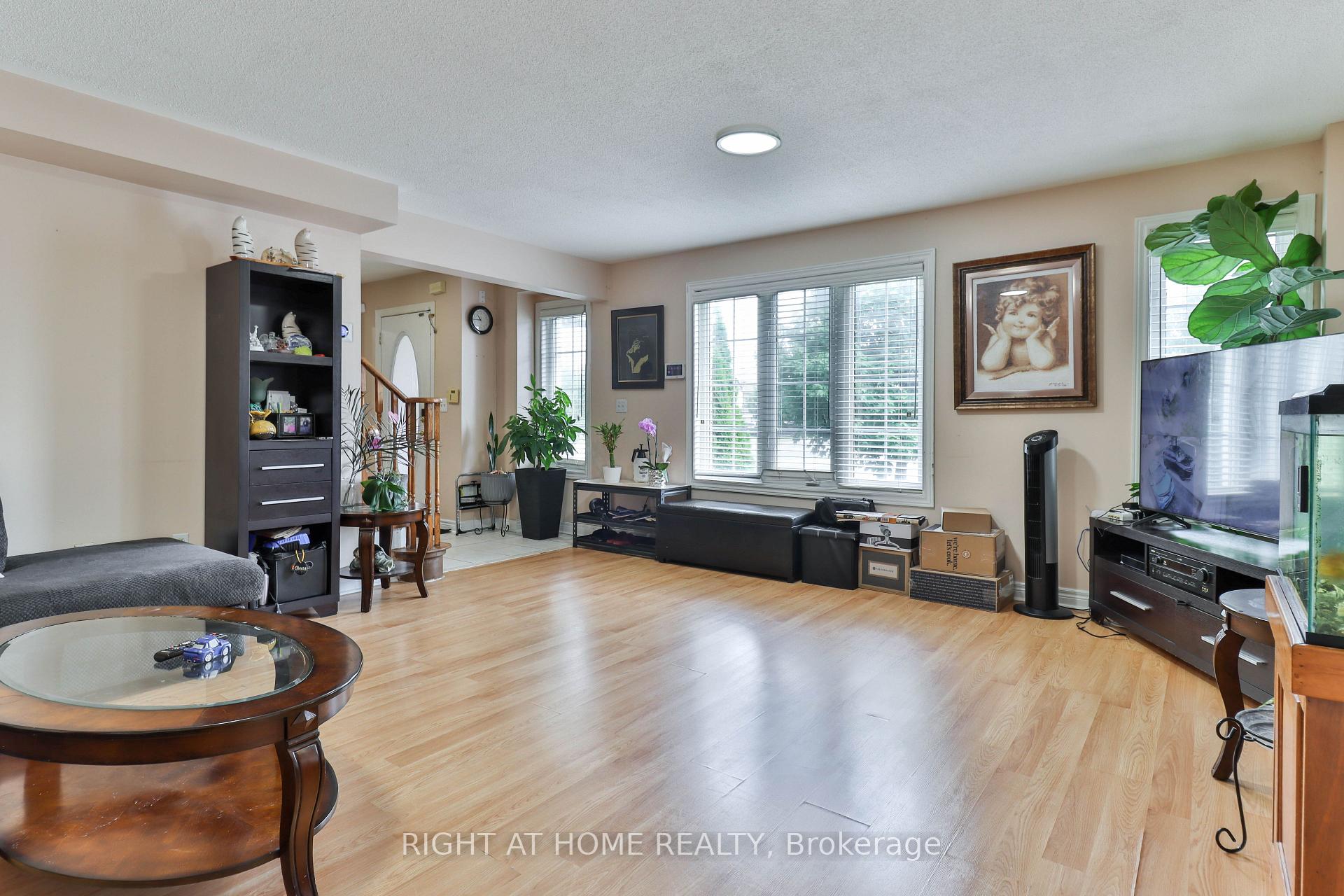 Photo 33 of 1 Eastview Gate, Brampton, Bram East — HOMEH