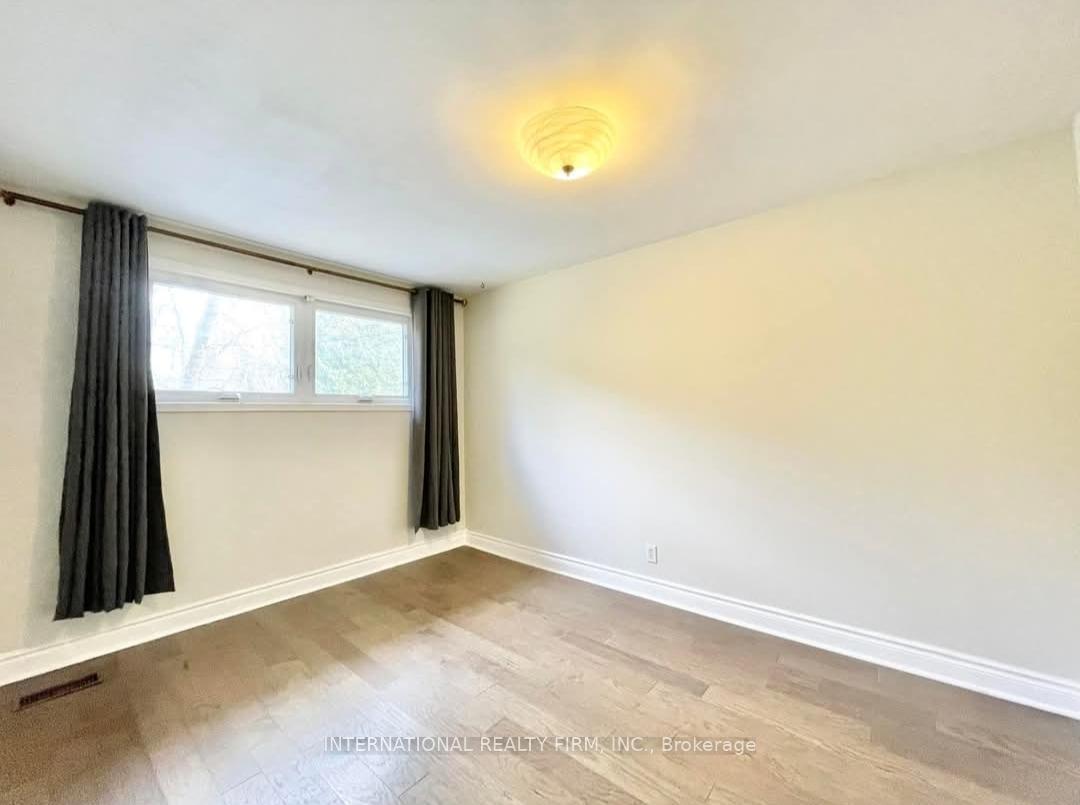 Photo 17 of Unit Main Flr, 43 Bailey Crescent, Aurora, Aurora Highlands — HOMEH