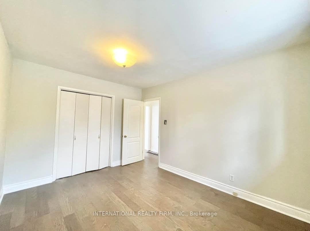 Photo 18 of Unit Main Flr, 43 Bailey Crescent, Aurora, Aurora Highlands — HOMEH