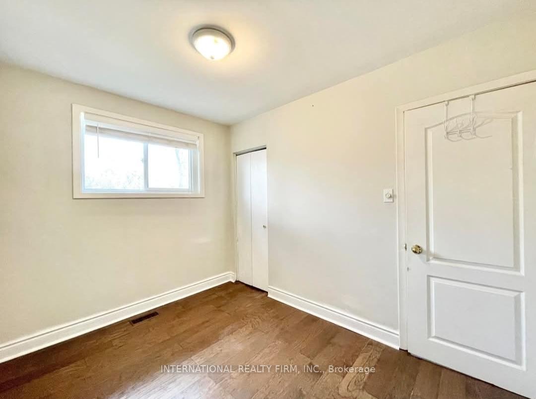Photo 22 of Unit Main Flr, 43 Bailey Crescent, Aurora, Aurora Highlands — HOMEH