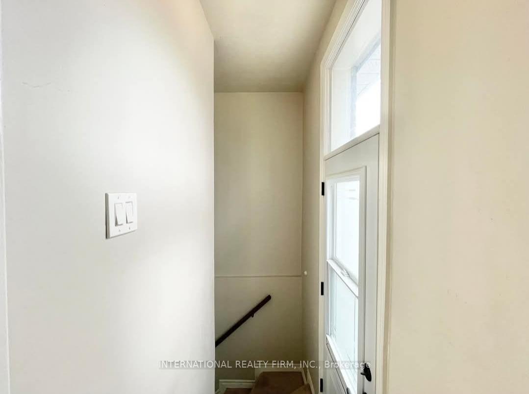 Photo 24 of Unit Main Flr, 43 Bailey Crescent, Aurora, Aurora Highlands — HOMEH