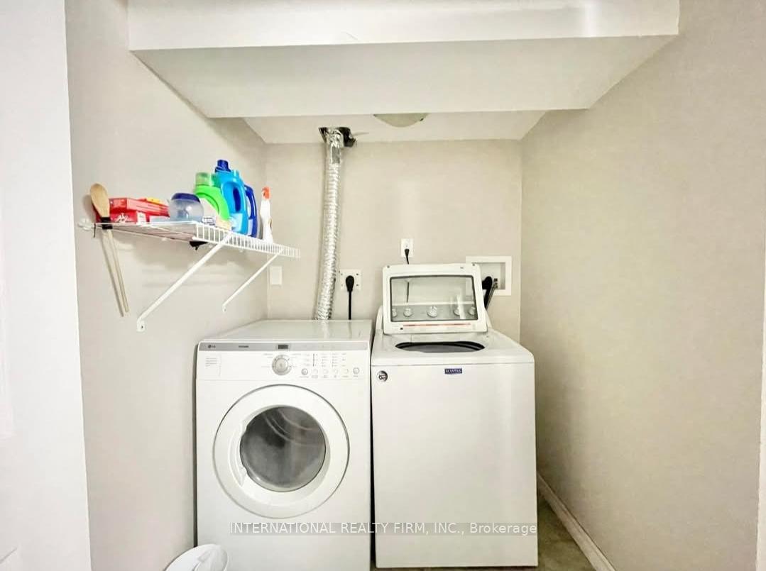 Photo 25 of Unit Main Flr, 43 Bailey Crescent, Aurora, Aurora Highlands — HOMEH
