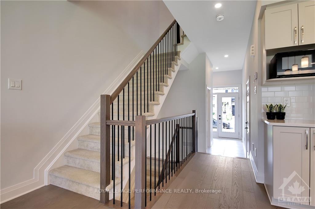 Photo 2 of 721 Capricorn Circle, Ottawa, Riverside South/Gloucester Glen — HOMEH