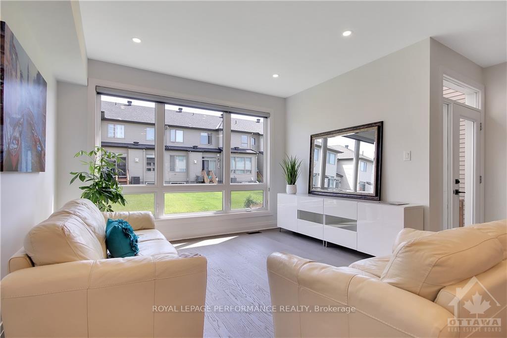Photo 4 of 721 Capricorn Circle, Ottawa, Riverside South/Gloucester Glen — HOMEH