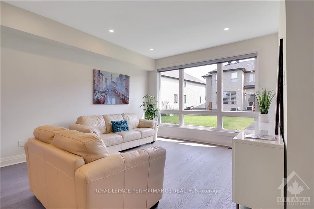 Photo 8 of 721 Capricorn Circle, Ottawa, Riverside South/Gloucester Glen — HOMEH