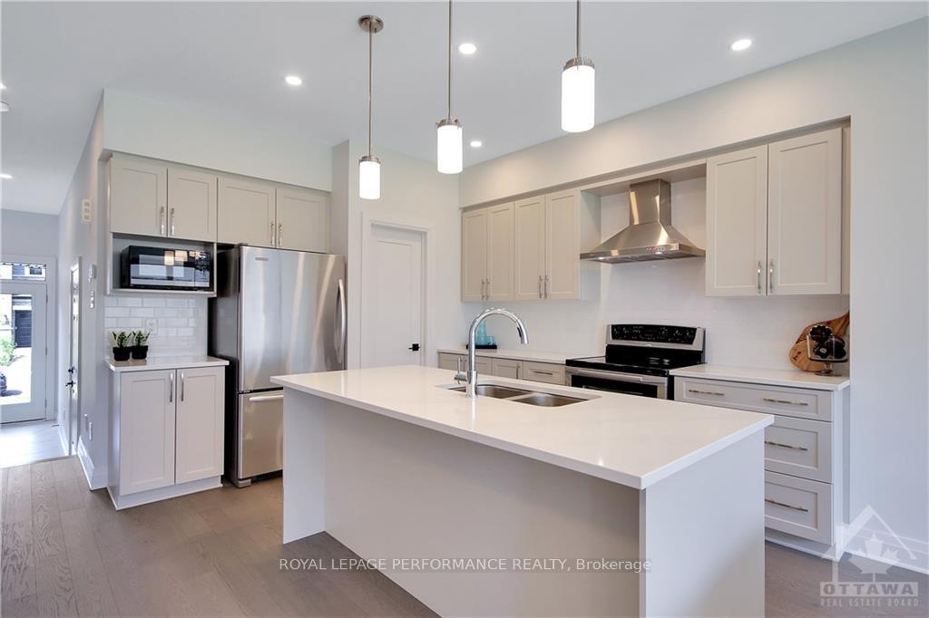 Photo 6 of 721 Capricorn Circle, Ottawa, Riverside South/Gloucester Glen — HOMEH