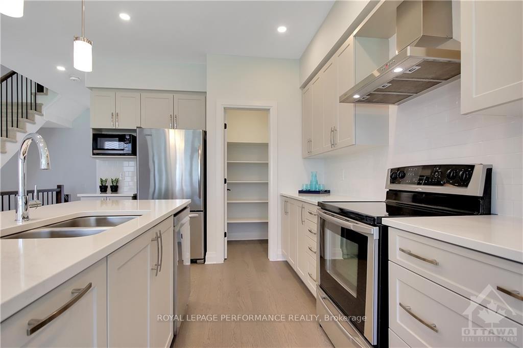 Photo 11 of 721 Capricorn Circle, Ottawa, Riverside South/Gloucester Glen — HOMEH