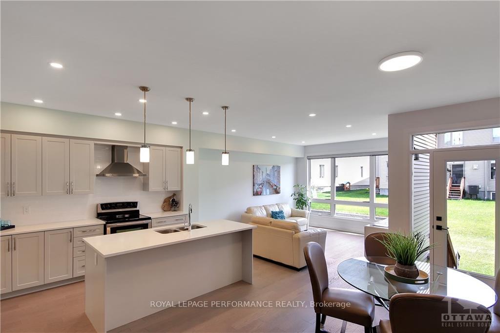 Photo 12 of 721 Capricorn Circle, Ottawa, Riverside South/Gloucester Glen — HOMEH