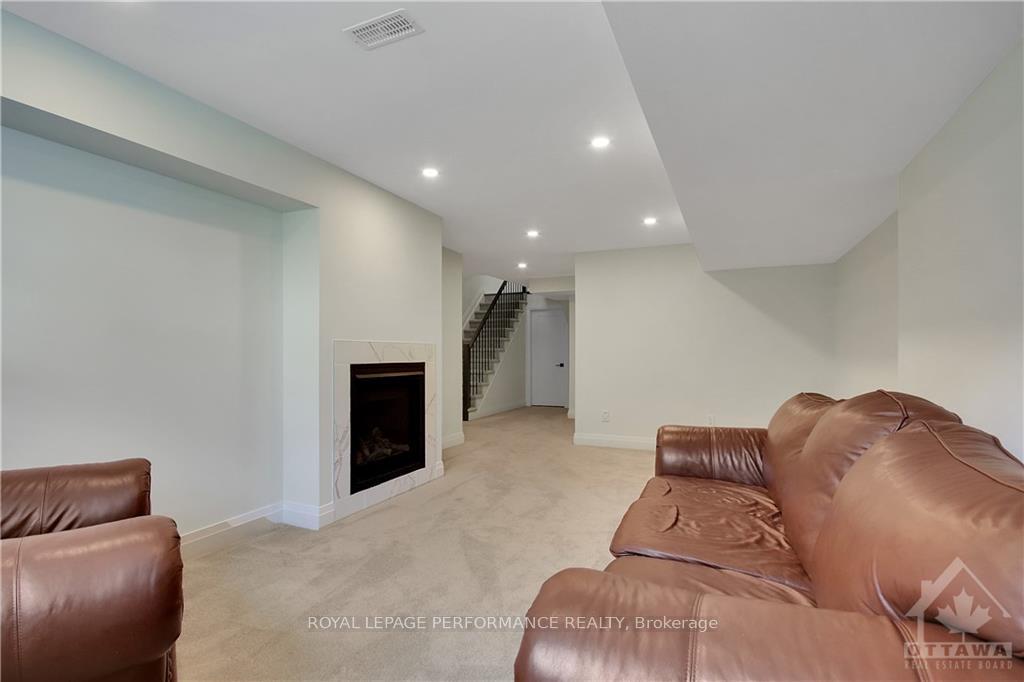 Photo 26 of 721 Capricorn Circle, Ottawa, Riverside South/Gloucester Glen — HOMEH