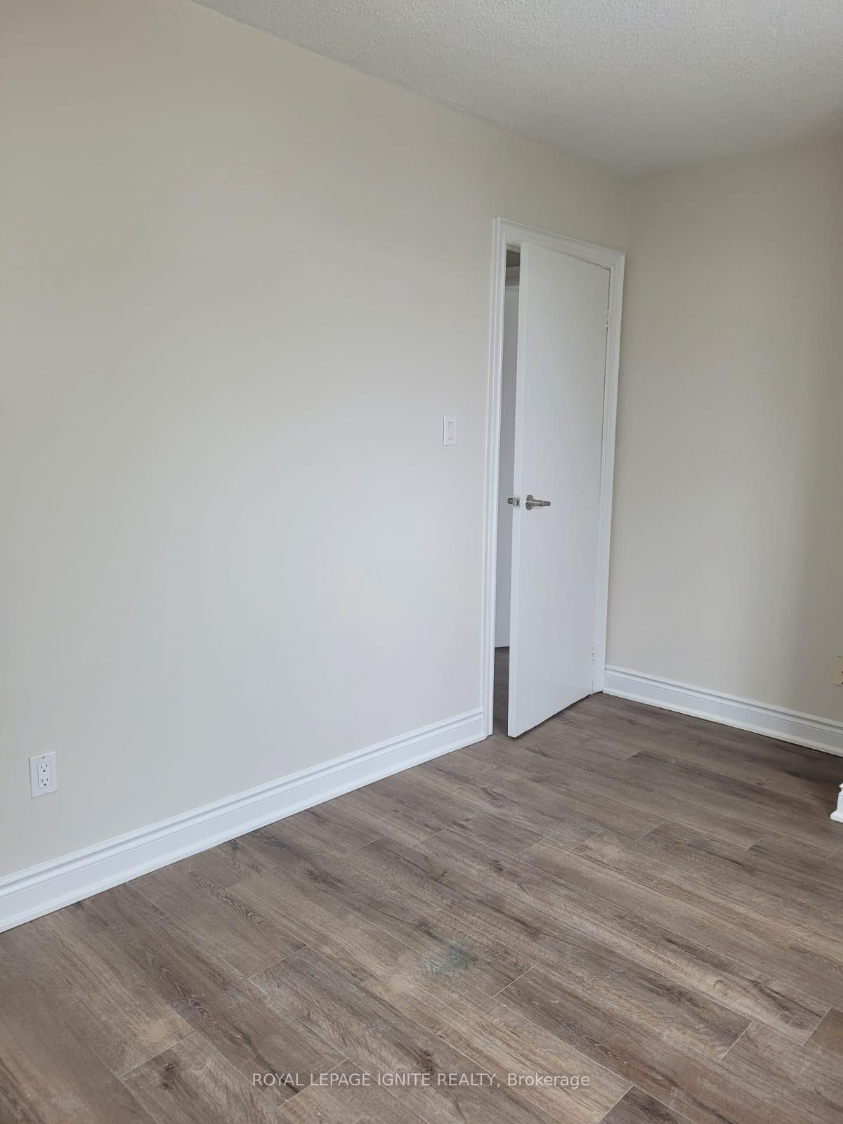 Photo 5 of 26 Carberry Crescent, Brampton, Madoc — HOMEH