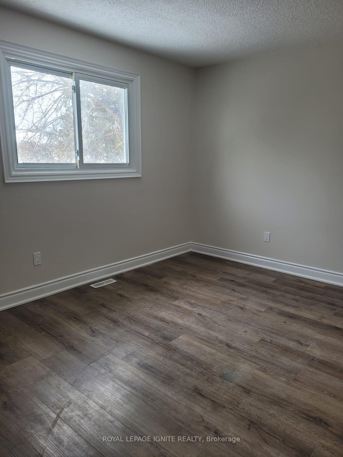 Photo 12 of 26 Carberry Crescent, Brampton, Madoc — HOMEH