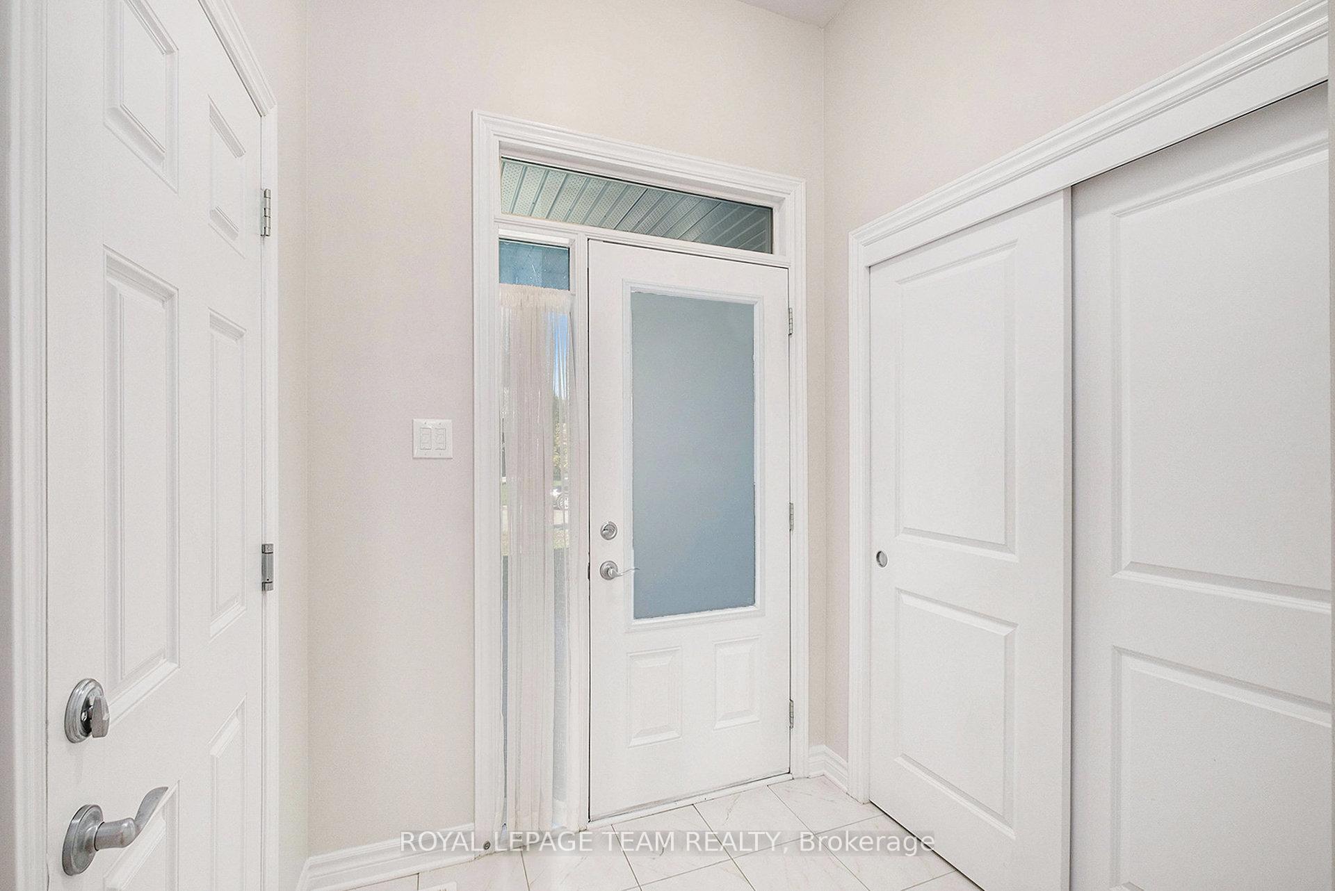 Photo 2 of 130 Wabikon Crescent, Ottawa, Blossom Park/Kemp Park/Findlay Creek — HOMEH