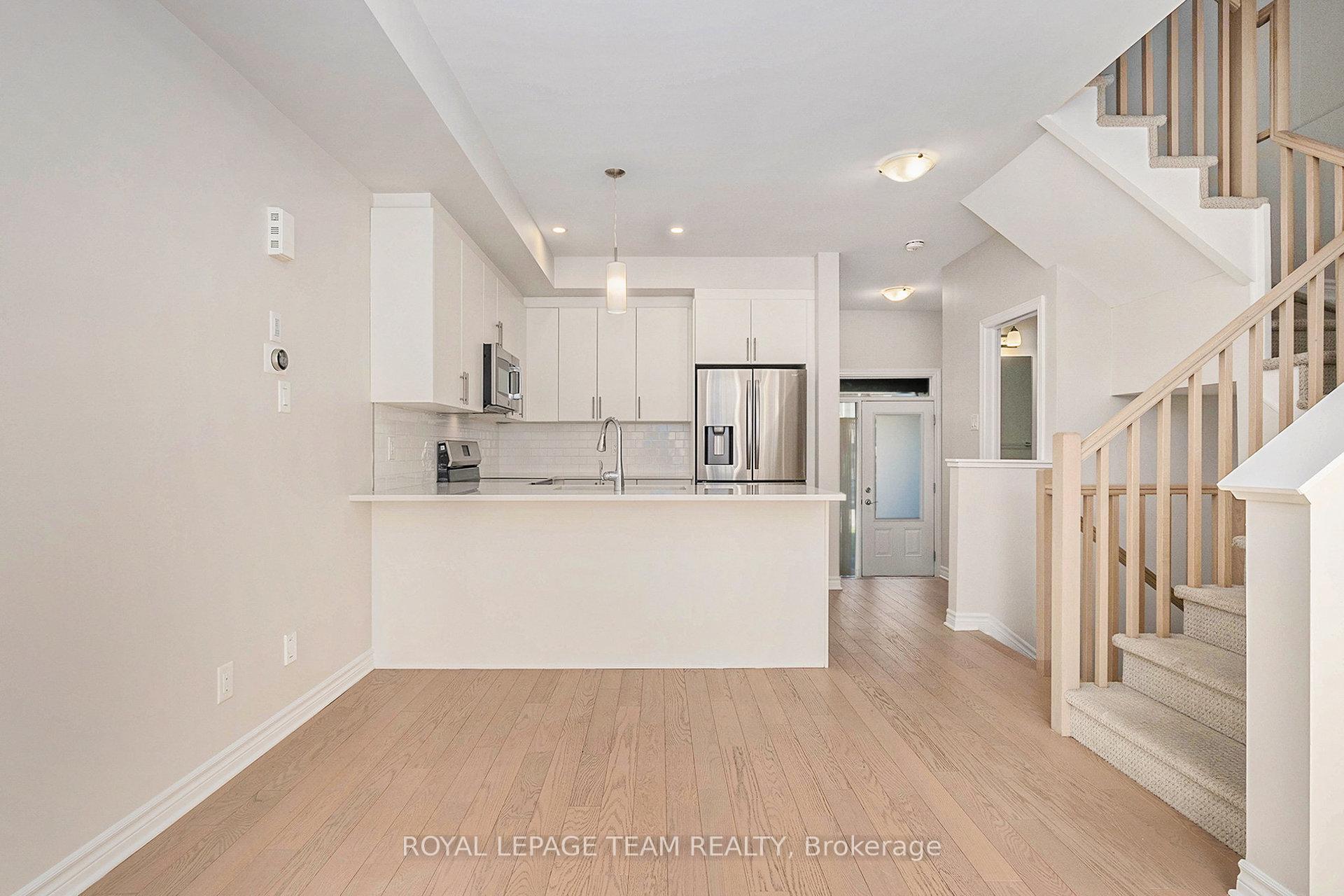 Photo 10 of 130 Wabikon Crescent, Ottawa, Blossom Park/Kemp Park/Findlay Creek — HOMEH