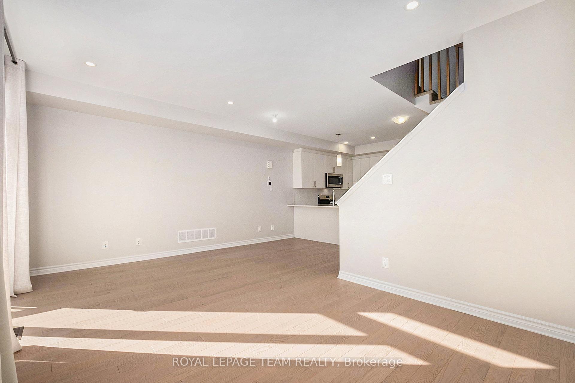 Photo 11 of 130 Wabikon Crescent, Ottawa, Blossom Park/Kemp Park/Findlay Creek — HOMEH