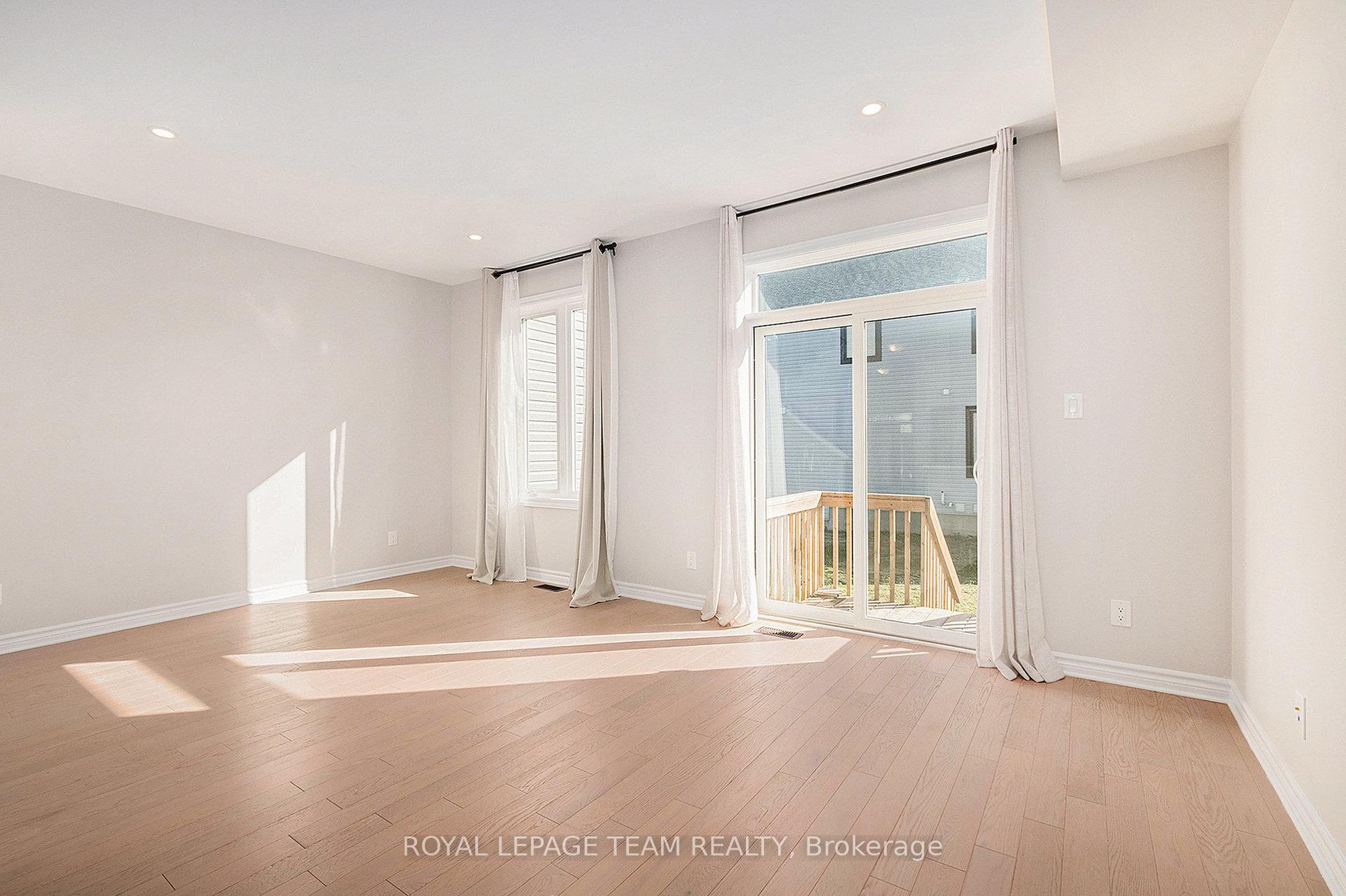 Photo 15 of 130 Wabikon Crescent, Ottawa, Blossom Park/Kemp Park/Findlay Creek — HOMEH