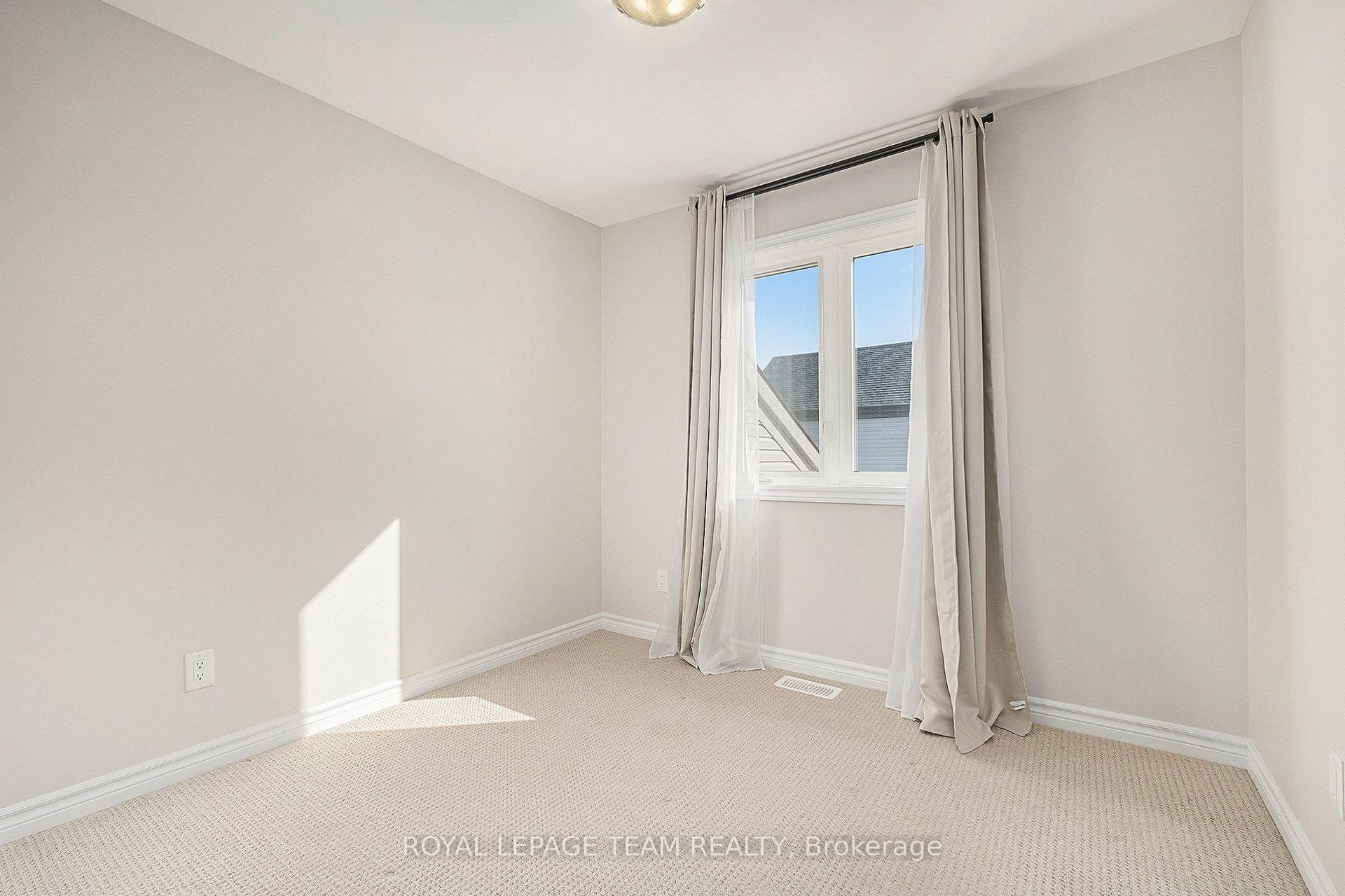 Photo 23 of 130 Wabikon Crescent, Ottawa, Blossom Park/Kemp Park/Findlay Creek — HOMEH