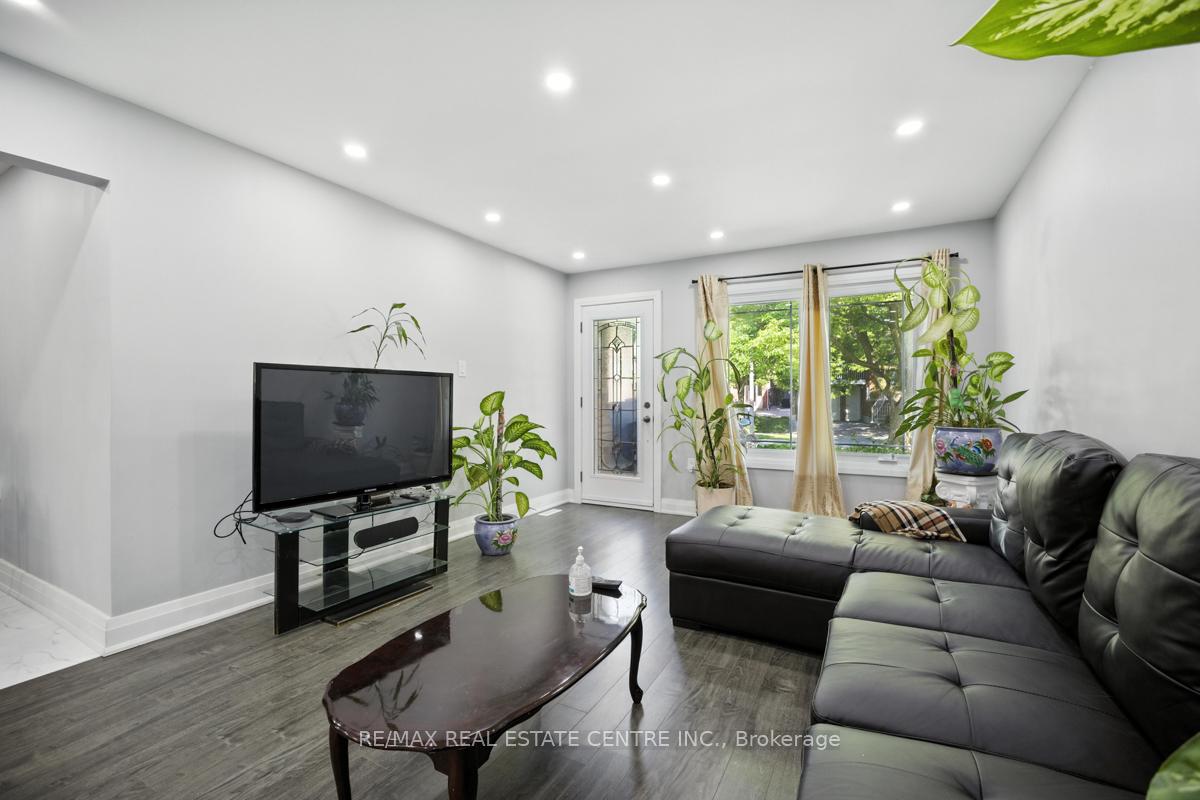 Photo 37 of 21 Chopin Crescent, Brampton, Brampton South — HOMEH