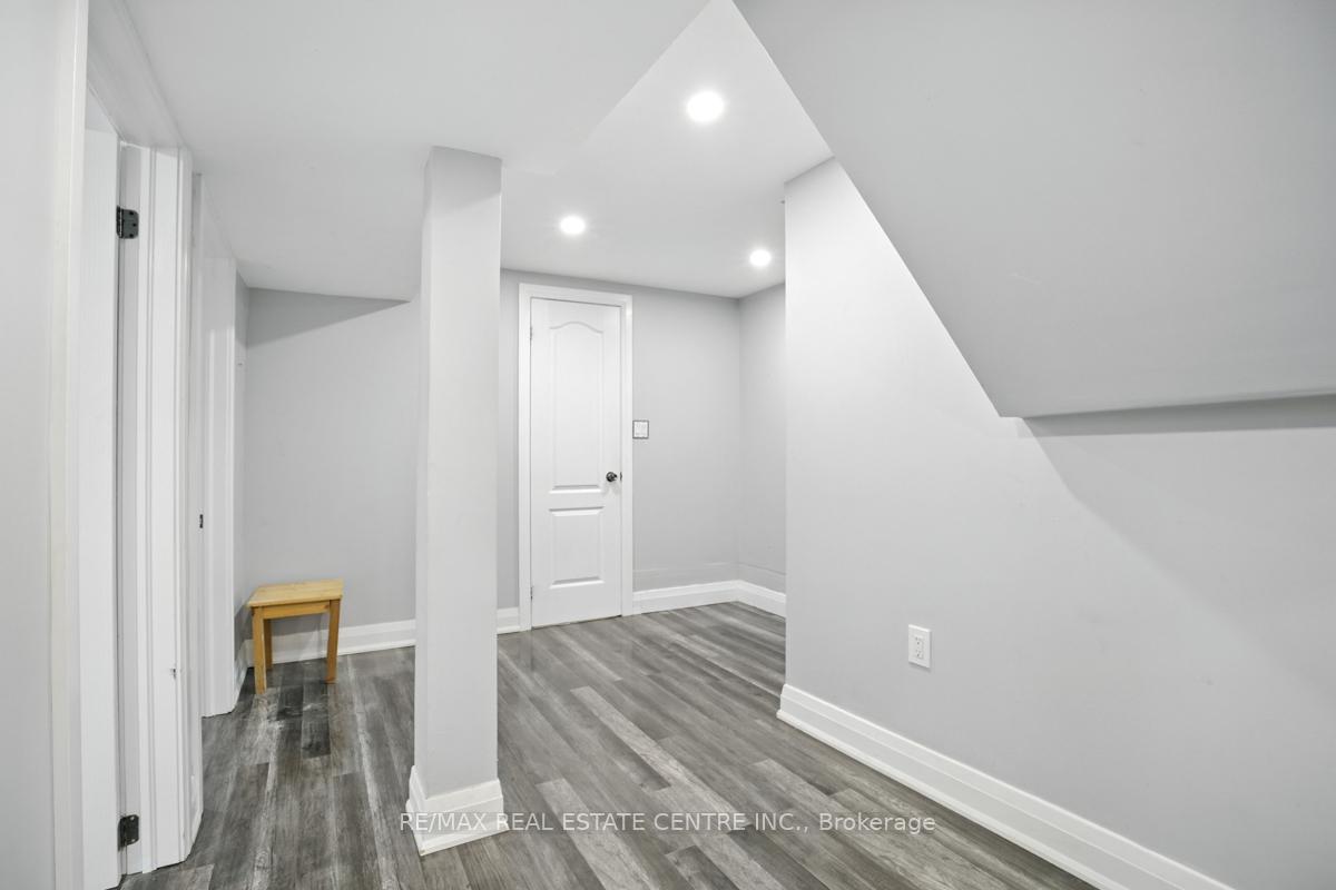 Photo 29 of 21 Chopin Crescent, Brampton, Brampton South — HOMEH