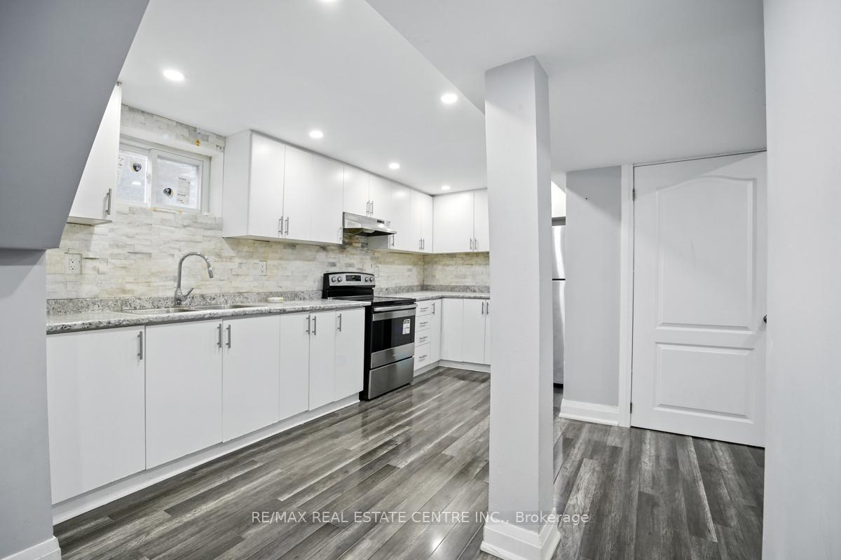 Photo 20 of 21 Chopin Crescent, Brampton, Brampton South — HOMEH