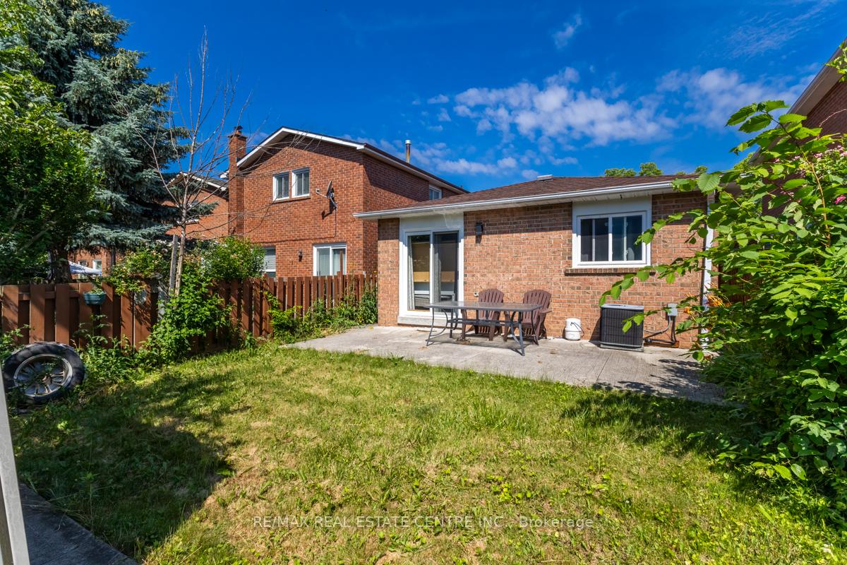 Photo 35 of 21 Chopin Crescent, Brampton, Brampton South — HOMEH