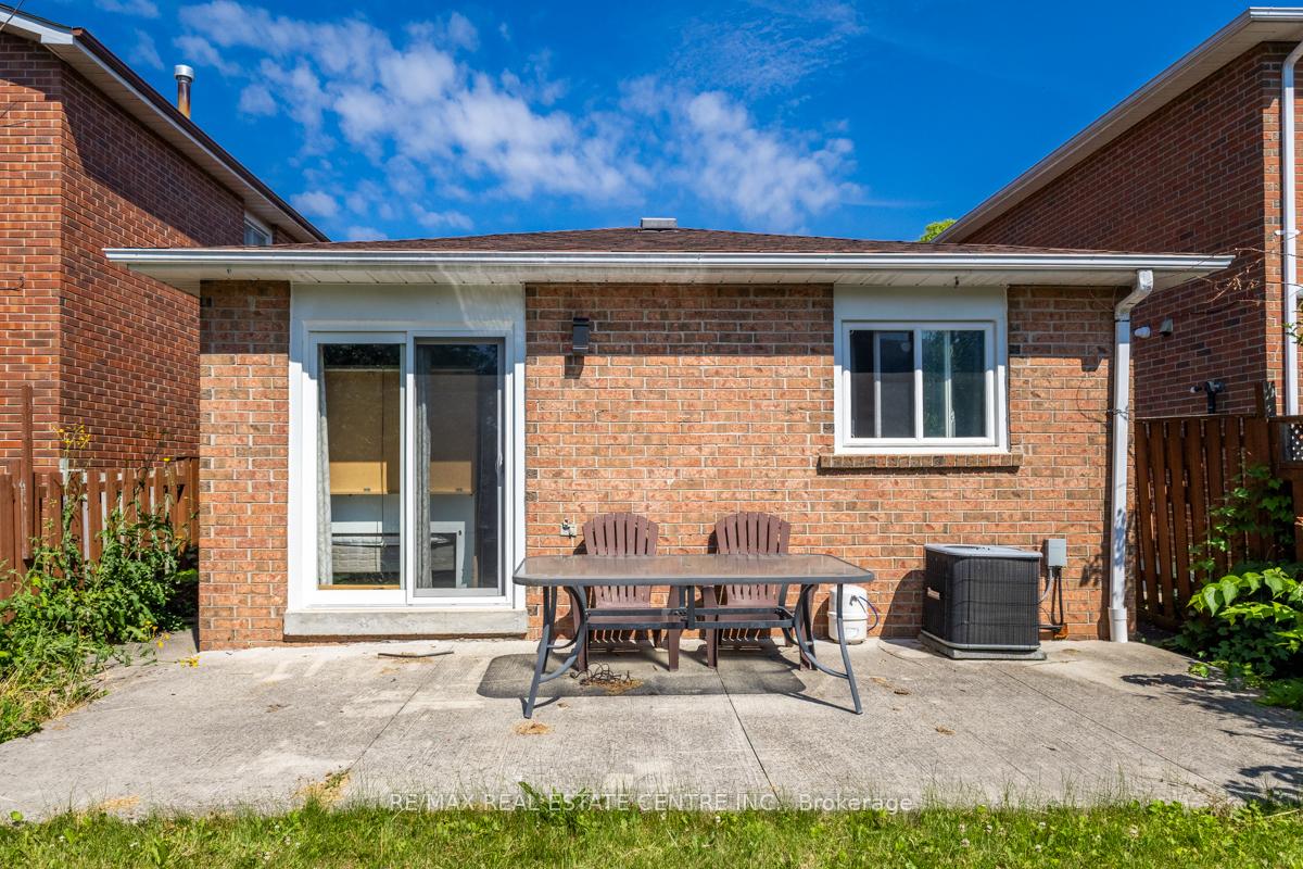 Photo 33 of 21 Chopin Crescent, Brampton, Brampton South — HOMEH