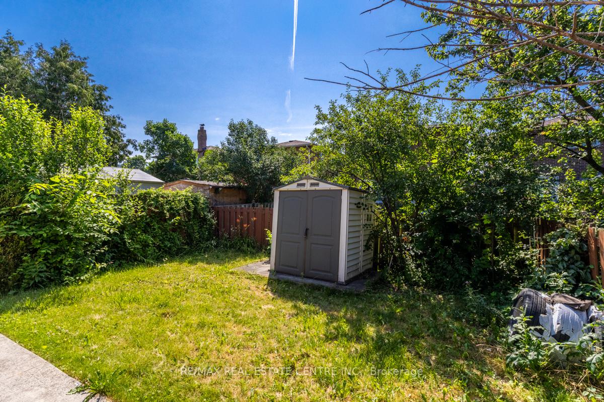 Photo 28 of 21 Chopin Crescent, Brampton, Brampton South — HOMEH