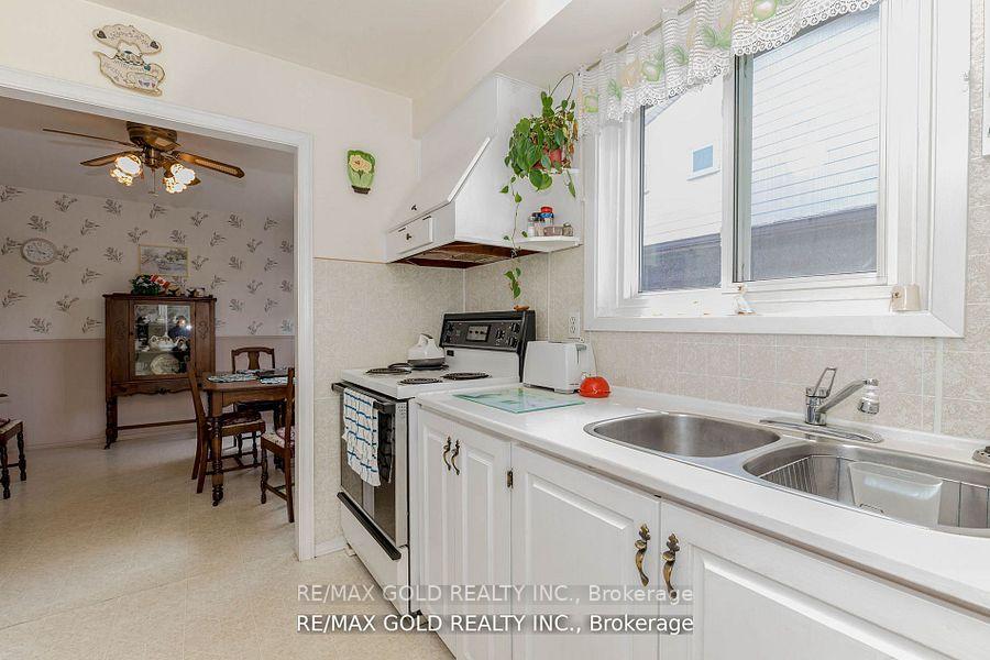 Photo 8 of 31 Fallingdale Crescent, Brampton, Southgate — HOMEH