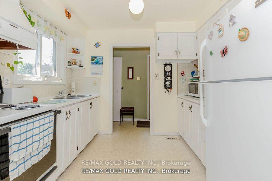 Photo 11 of 31 Fallingdale Crescent, Brampton, Southgate — HOMEH