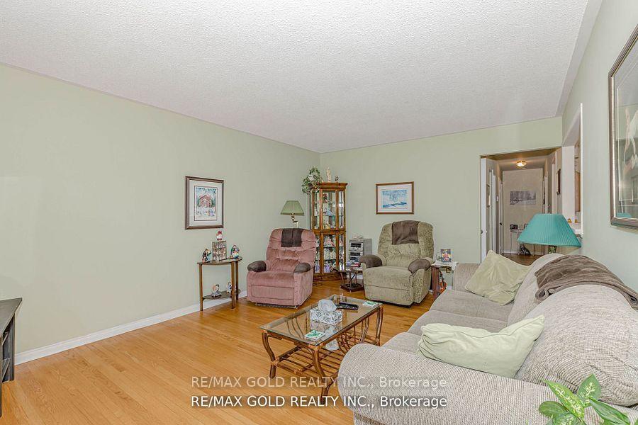 Photo 17 of 31 Fallingdale Crescent, Brampton, Southgate — HOMEH